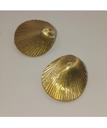 Vintage goldtone christian dior  clam clip on earrings - €178,89 EUR