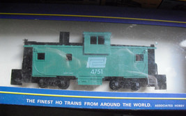 Vintage HO Scale AHM Penn Central Extended Vision Caboose Car in Box  5485 #2 - £14.24 GBP