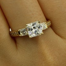 3 Pierre Fiançailles Mariage Bague 14K Jaune Plaqué Or Vrai Moissanite 2.5CT - £50.00 GBP