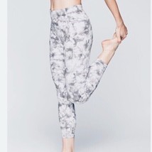 Athleta Tie Dye Legging Salutation Ankle Stretch Powervita UPF 50, Size M - $407.76 MXN
