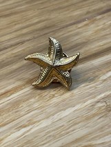Vintage Unbranded Small Gold Tone Starfish Lapel Hat Pin KG JD - £11.68 GBP