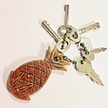 vintage wooden Pineapple Keychain with Skeleton Keys and No. 27 Tab  AS IS - £6.99 GBP