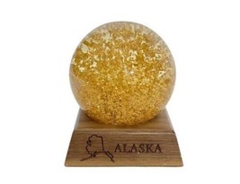 Vtg Poker Creek Gold Alaska 24K Gold Flake Snow Globe w/ Walnut Base USA Made - £70.70 GBP