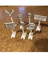 LIONEL &quot;The Black River Freight&quot; Train PARTS &quot;Assorted Signs&quot; 027 Gage E... - $13.02 CAD