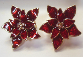 Vintage Christmas Poinsettia Enamel Clip On Earrings 1&quot; - $18.80