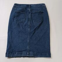 Universal Thread Women Blue Denim Skirt Size 2/26 Full Button 5 Pockets Waist 29 image 2