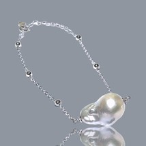 7 - 8&quot; Silver Bracelet Adorned with Stunning 16 x 21mm Silver Blue Baroque Pearl - £51.82 GBP