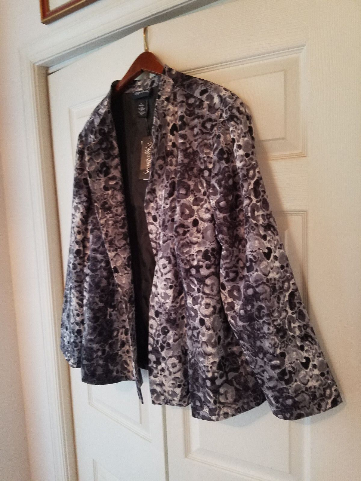 Primary image for Maggie Barnes Ladies Plus Size 1X Grey, Black & White Blazer Jacket (NEW)