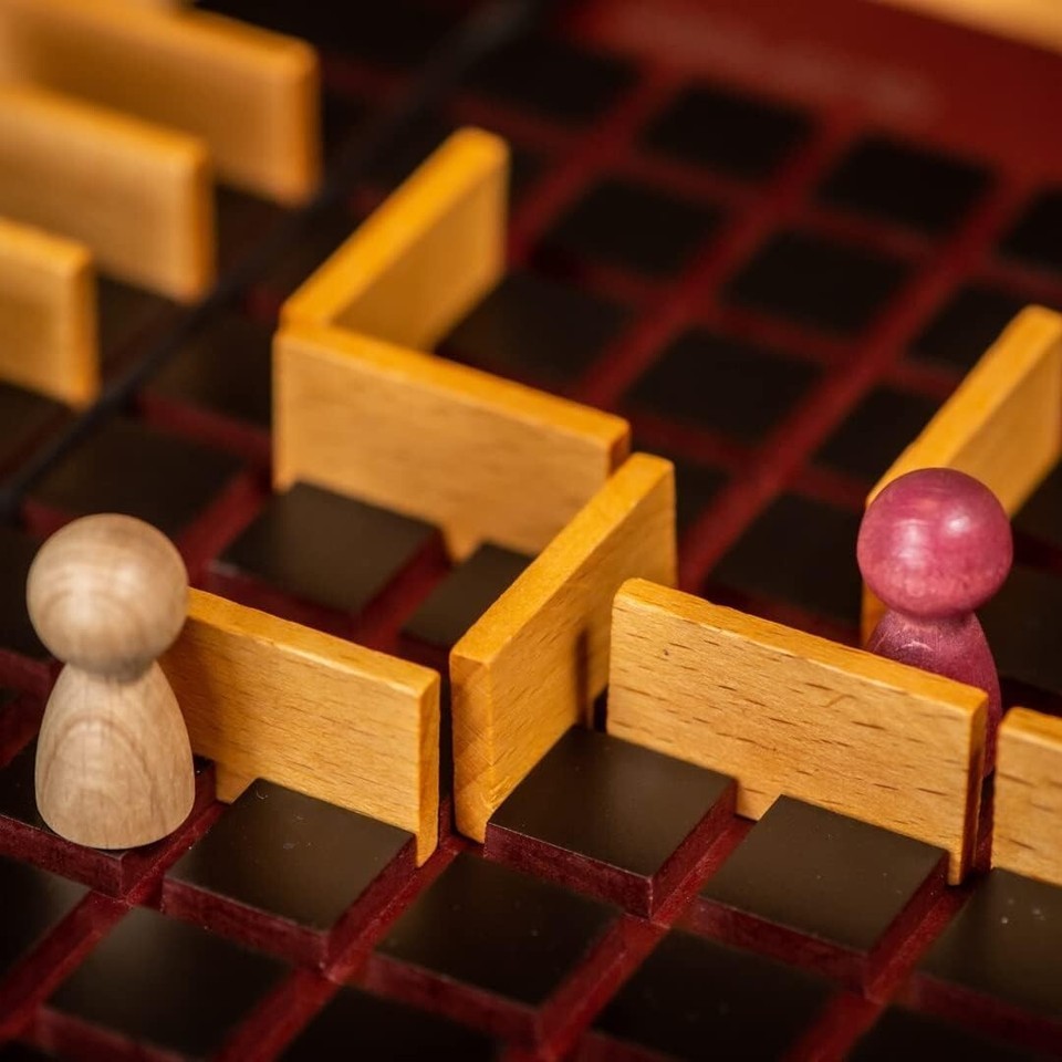 Family-Friendly Quoridor Game | 2-4 Players | Mensa Winner | Fun for Ages 8+ Item image 7