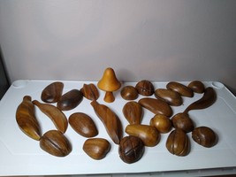 Lot Of 23 Vintage Wooden Fruit Halves And A Mushroom - £29.48 GBP