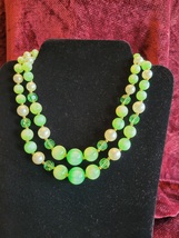 Vintage green moonglow necklace - £15.58 GBP