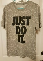 NIKE Just Do It Pattern Gray T Shirt Dri-Fit Tee Athletic Cut Sz Medium Playbook - £9.85 GBP