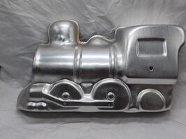 Vintage 1974 Train Cake Pan 502-852  11&quot; X 6 1/2&quot; X 1 3/4&quot; - $25.11 CAD