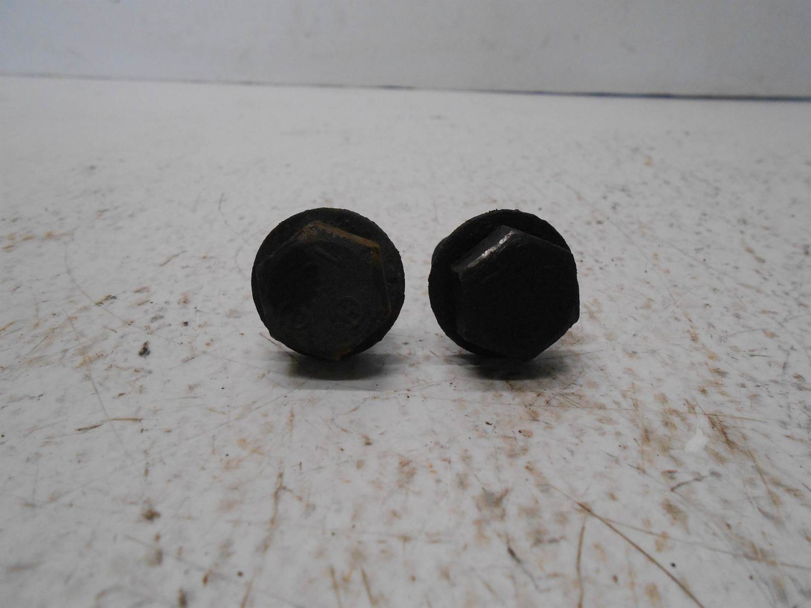 2005 Jeep Liberty Caliper Bracket Bolts Front Left Or Right - $24.99