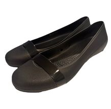 Pre-loved Partner

Crocs Gianna Alice Ballet Flats Black Patent Cap Toe ... - $18.99