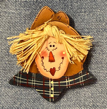 Vintage scarecrow pin 1990s hand painted wood with raffia autumn fall accessory - £3.91 GBP