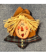 Vintage scarecrow pin 1990s hand painted wood with raffia autumn fall ac... - $95.03 MXN