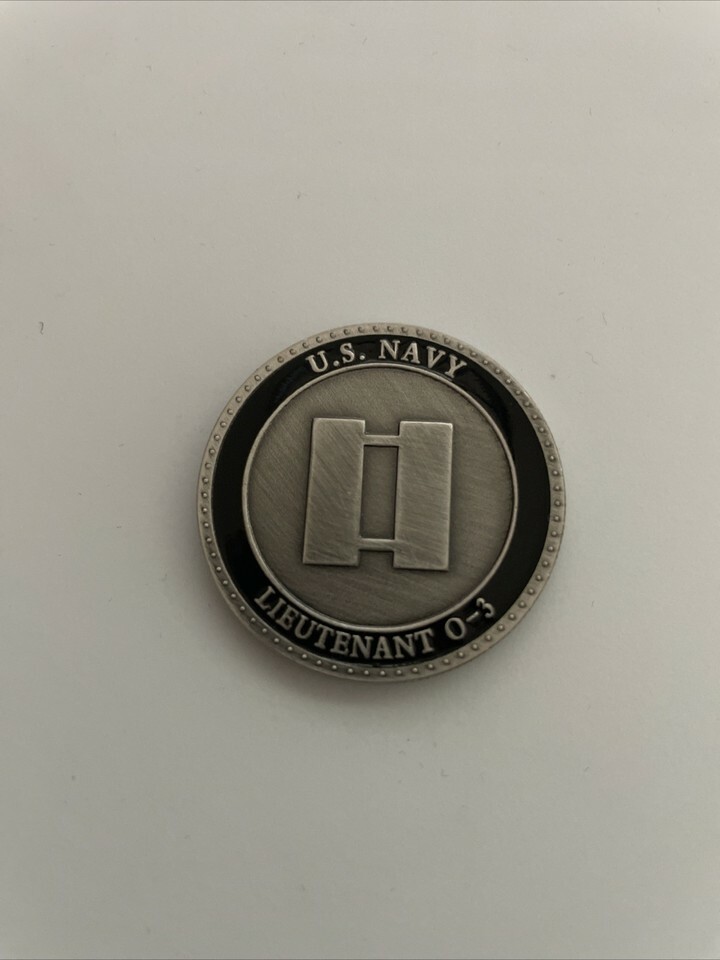 Us Navy Lieutenant 0-3 Coin w/ United We Stand Case Item image 5