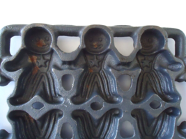 Vintage Cast Iron Ginger Bread Man Mold &quot; Great Collectible Item &quot; - £22.22 GBP