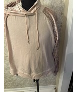 calia by carrie underwood Hoodie Size XL￼ - $245.46 MXN
