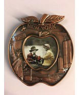 New York Apple Souvenir ~ Twin Towers &amp; More! Copper Colored Metal. Nice! - €16,60 EUR
