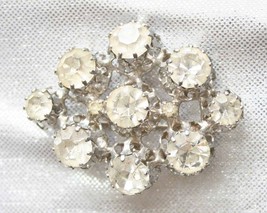 STAR Elegant Prong Set Crystal Rhinestone Austrian Silver-tone Brooch 1950s vint - $12.30