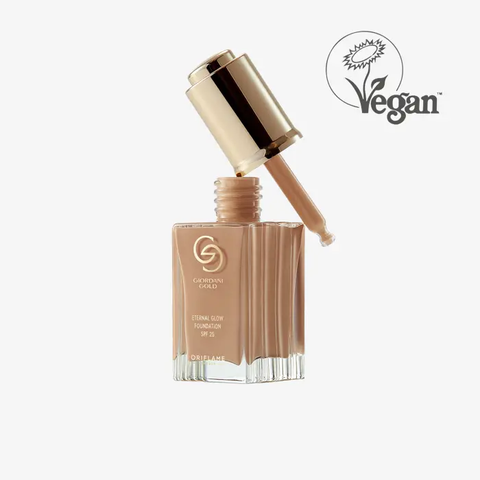 Oriflame Giordani Gold Eternal Glow Foundation SPF 25 fl.oz.Beige Warm - $723.54 MXN