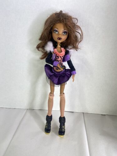 Primary image for Monster High First Wave Clawdeen Wolf Doll with Outfit and Shoes Mattel 2008