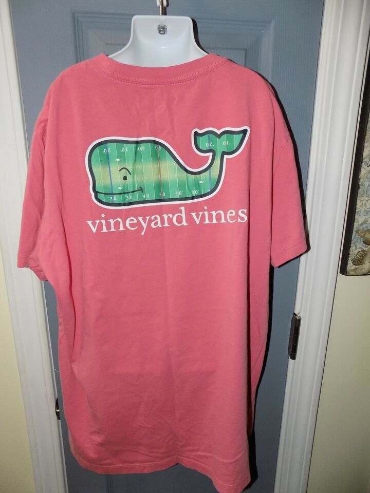 Primary image for Vineyard Vines Salmon Color Football Field W/Pocket T-Shirt Size XL (18) Boys