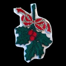 VTG Punch Needle Embroidery Christmas Mistletoe Holly  Leaves Applique P... - $146.40 MXN