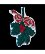 VTG Punch Needle Embroidery Christmas Mistletoe Holly  Leaves Applique P... - $145.82 MXN