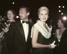 Grace Kelly with Oleg Cassini at Rear Window premiere 1954 16x20 Poster - £15.92 GBP