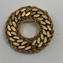 Vintage Signed Jeanne Chain Chunky Wreath Brooch Pin Gold-Tone 1-7/16&quot; Diameter - £22.29 GBP