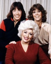 Nine to Five Jane Fonda Lily Tomlin Dolly Parton 8x10 real Photo - £8.72 GBP