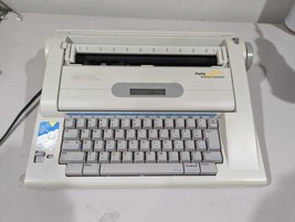 Smith Corona Portable Electric Typewriter Display 900 Professionally Ref... - £90.30 GBP