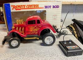 Vintage FORD Remote Control Hot Rod EZTec No 72752 Red Gold 1999  Turns ... - £39.78 GBP