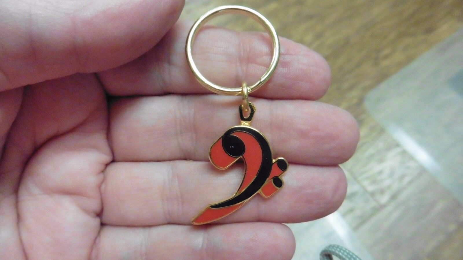 (M330-A) blue, white or red BASS CLEF MUSIC NOTE Jewelry KEYCHAIN key ring - $18.46