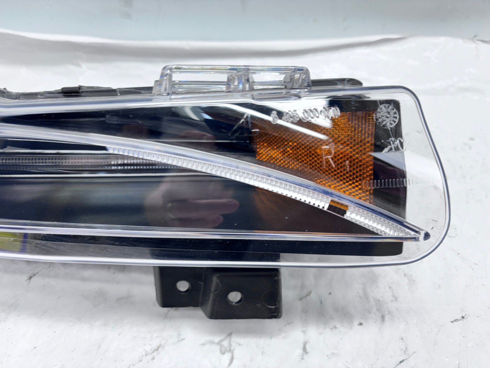 2021 2022 2023 2024 TESLA MODEL S LED FRONT RIGHT OEM FOG LIGHT 1563711-00-D Item image 4