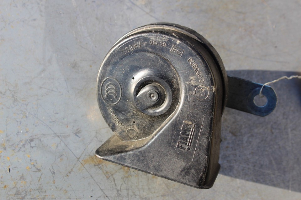 2002 - 2008 MINI COOPER HORN K7013 - $39.59