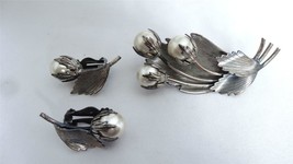 Vintage Signed Botticelli Brooch Pin Clip Back Earrings with Imitation P... - £63.14 GBP