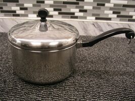 FARBERWARE Aluminum Clad Stainless Steel 3 Quart Sauce Pan with Lid. - €17,36 EUR