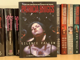 Silence Fallen by Patricia Briggs - Signed 1st/1st - Mercy Thompson #10 - £60.32 GBP