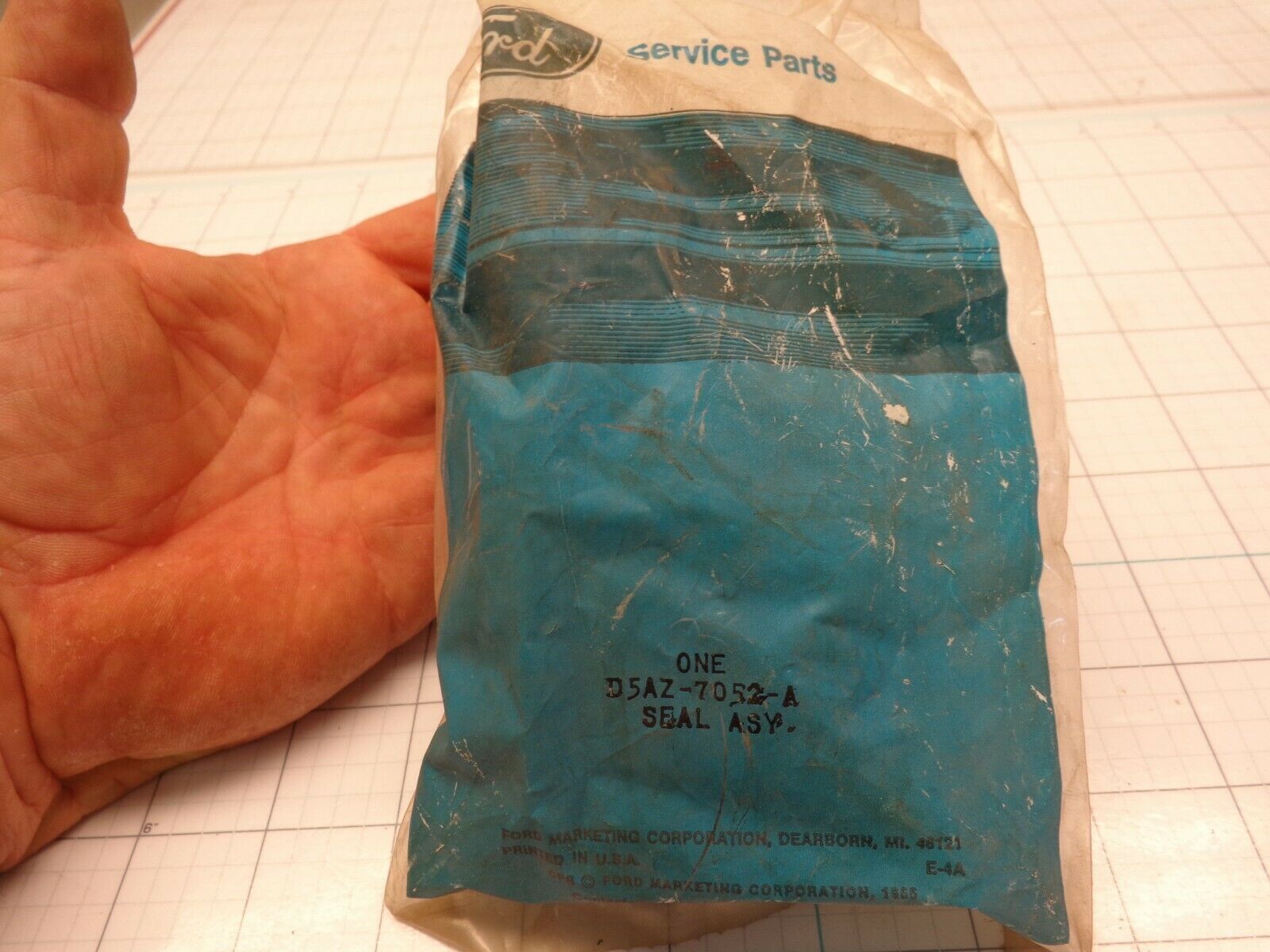 FORD D5AZ-7052-A Transmission Extension Housing Seal    OEM NOS - $19.33