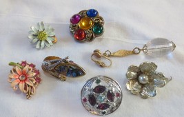 8 Vtg  Jewelry Repair Crafts Rhinestones Single Clip; Earrings for Necklaces - £9.57 GBP