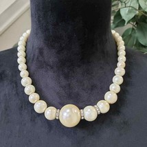 Women&#39;s Fashion Round Seashell Pearls Strand Collar Necklace with Lobster Clasp - £21.71 GBP