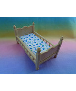 Epoch Sylvanian Families Dollhouse Bedroom Furniture Bed w/ Blue Floral ... - £4.62 GBP