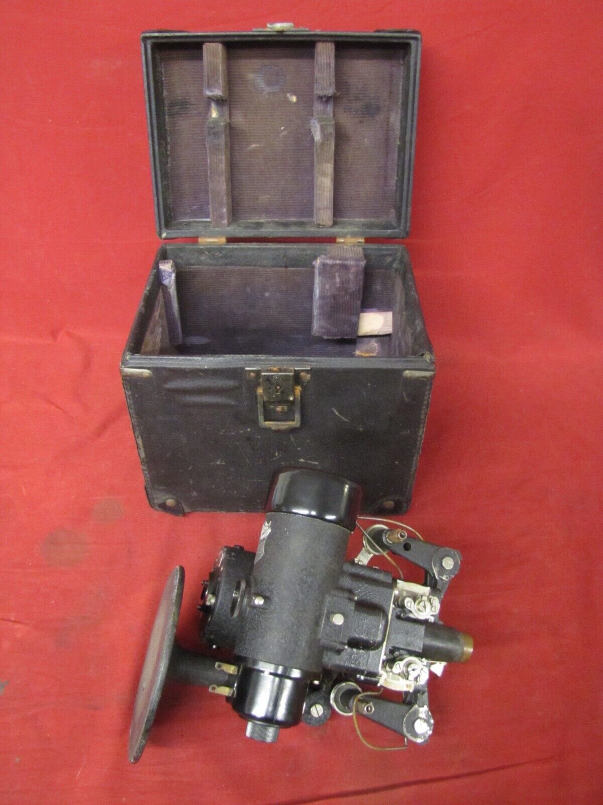 Antique  Early 1900s Bell &amp; Howell, Cinemachinery, Chicago Cinema Projector - $79.19