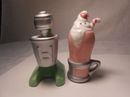 Retro Milkshake &amp; Blender Salt &amp; Pepper Shakers Only displayed F&amp;DD NY 1990 - $14.90