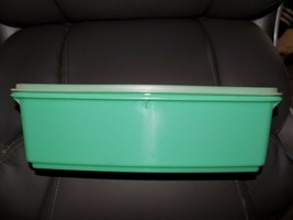 Vintage Tupperware Green Celery Vegetable Keeper with Tray &amp; Lid #782 3 Pieces - £20.09 GBP