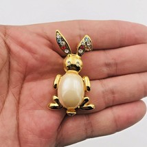 Gold Tone Rabbit w/ Rhinestones &amp; Faux Oval Pearl Pin Brooch 2&quot; x 1&quot; - £9.73 GBP